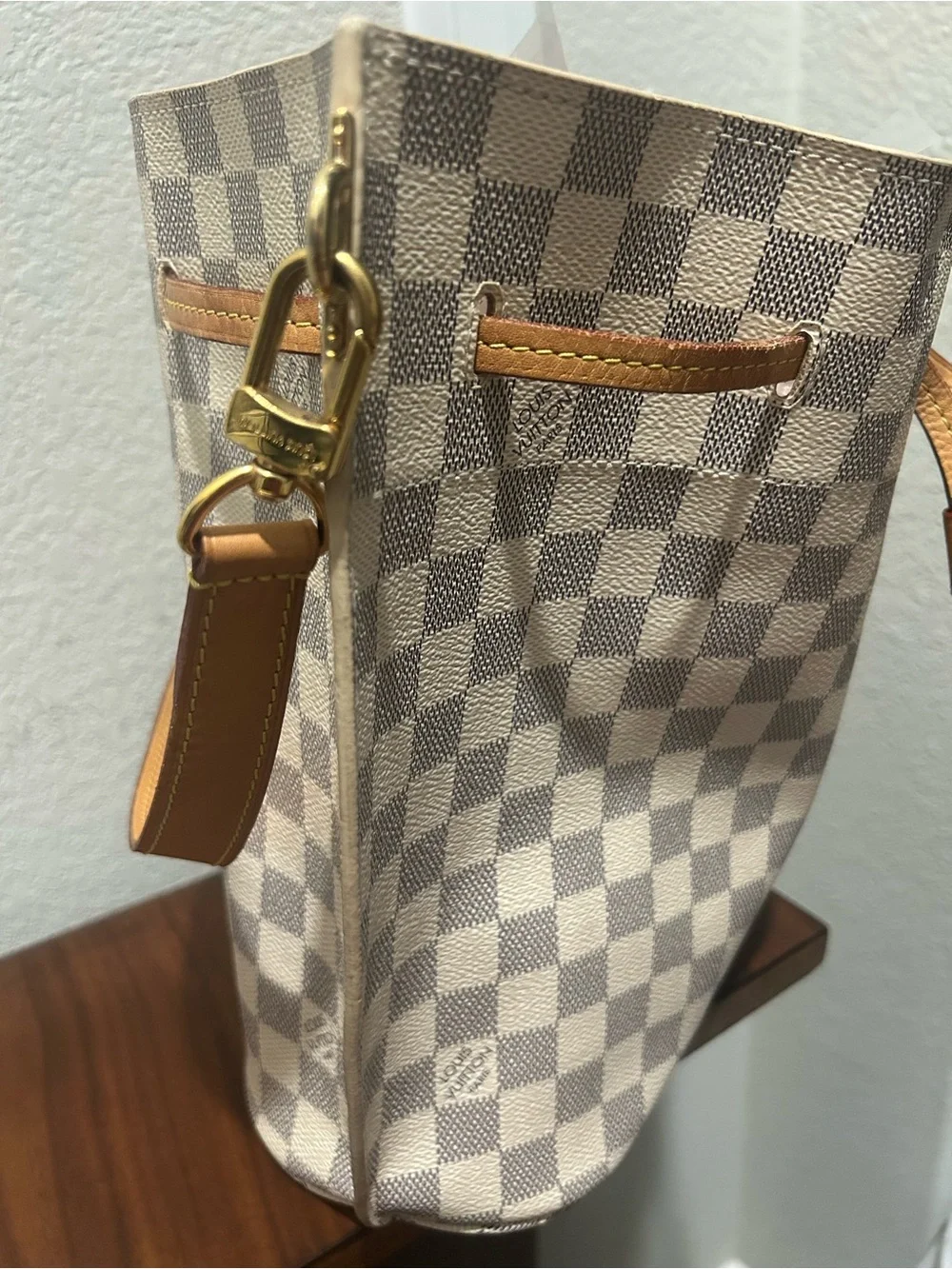 Louis Vuitton classic louis